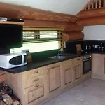 Lodge Lyne View, Log