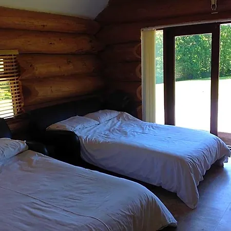 Lyne View, Log *