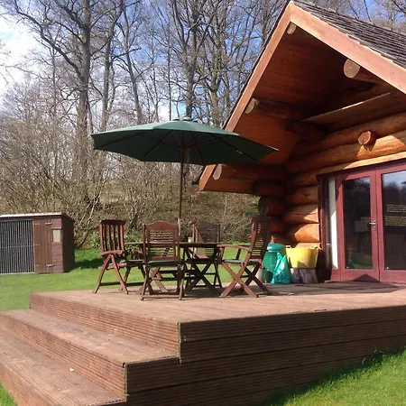 Lyne View, Log Alojamento de Turismo Selvagem *