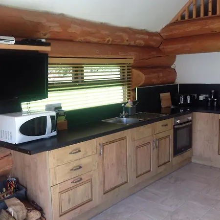 Деревянный коттедж Lyne View, Log