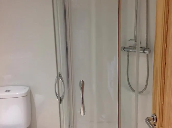 Lyne View, Log Lodge *